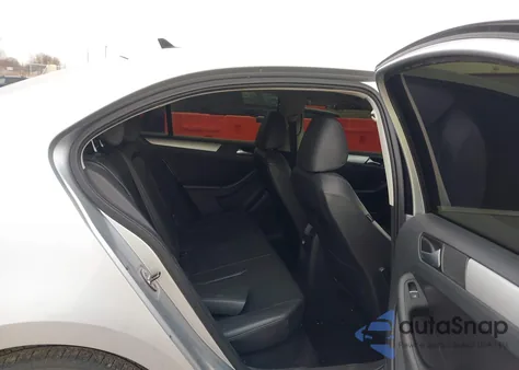 2014 Volkswagen Jetta 1.8T Se z USA, uszkodzony, nr VIN 3VWD07AJ5EM238686